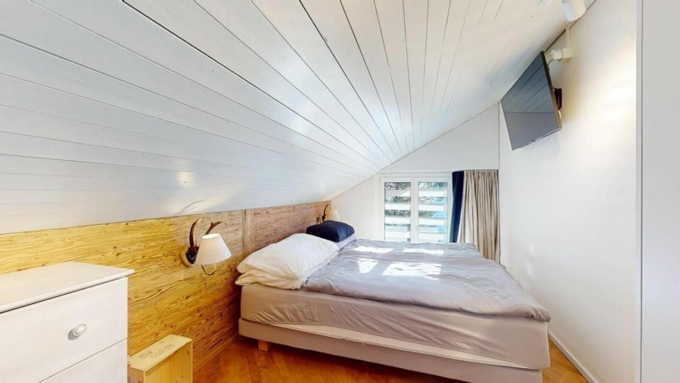 4,5-Zimmer-Dachgeschosswohnung mit Ausrichtung zur Sonne!!! Apartment in Lantsch/Lenz