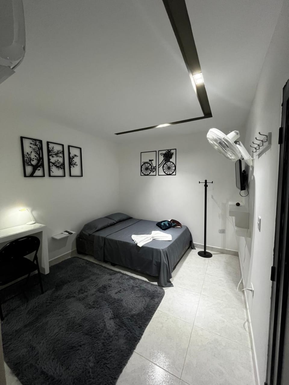 Bed, Photo of the whole room, Bedroom
