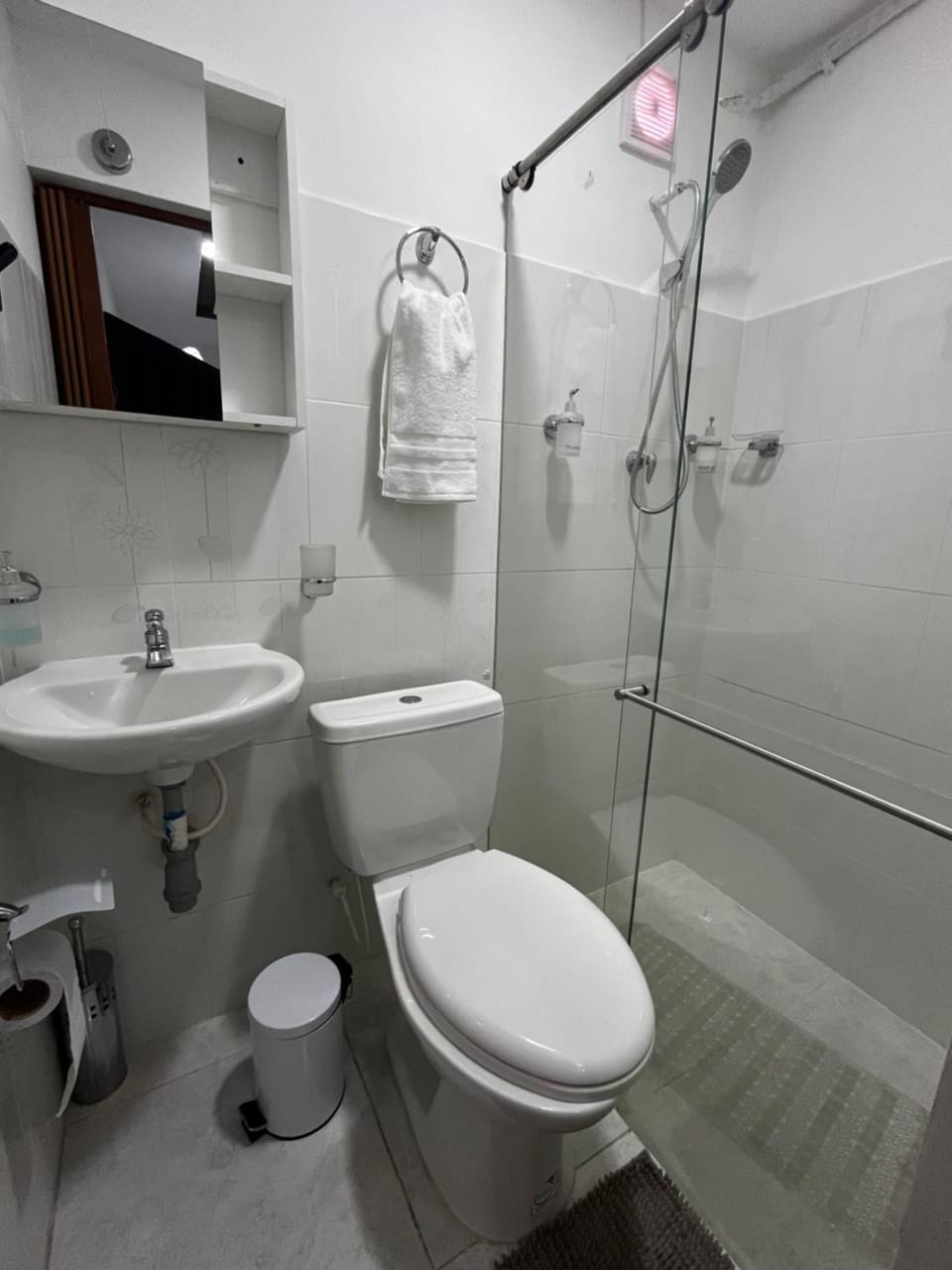 Shower, Bathroom, towels