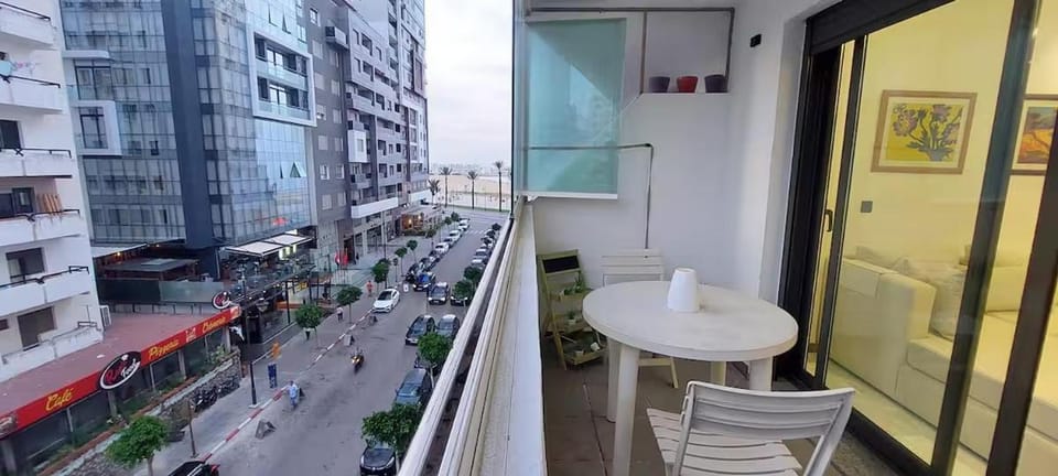 Neighbourhood, Balcony/Terrace, City view, Street view