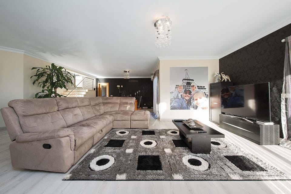 Communal lounge/ TV room, Living room