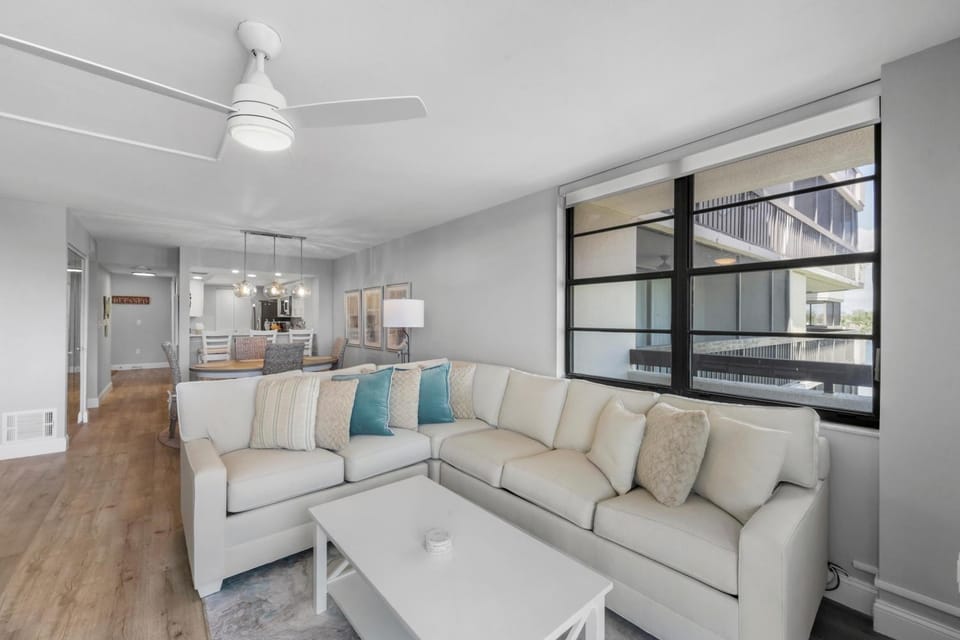 South Seas East B-407 House in Marco Island