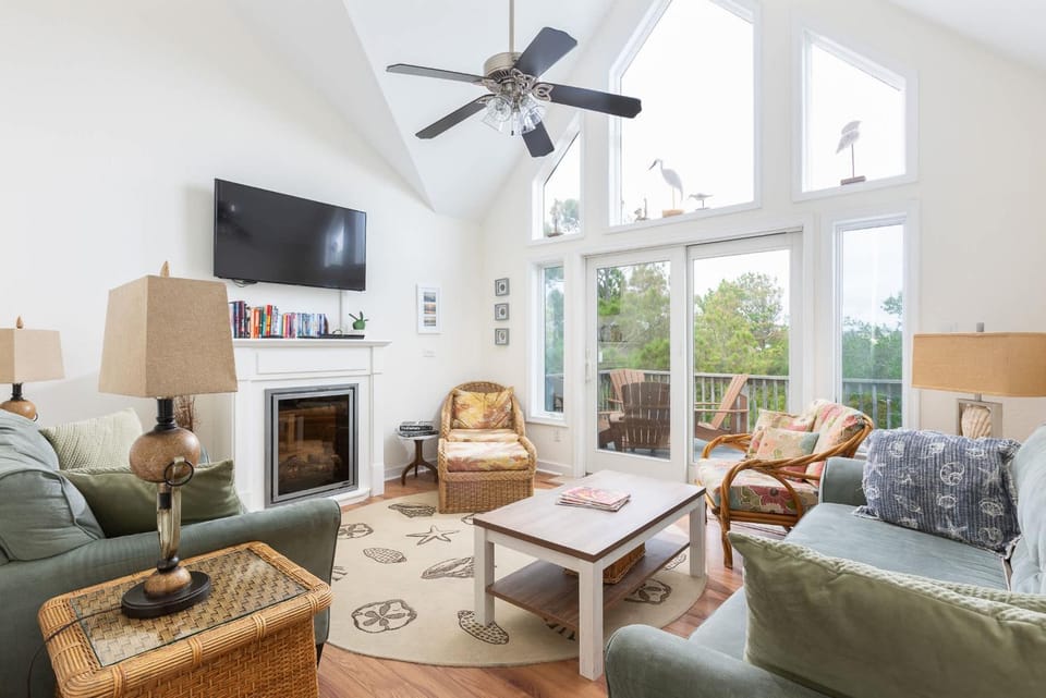 New Listing Private Pool Hot Tub & Walk to Beach House in Corolla