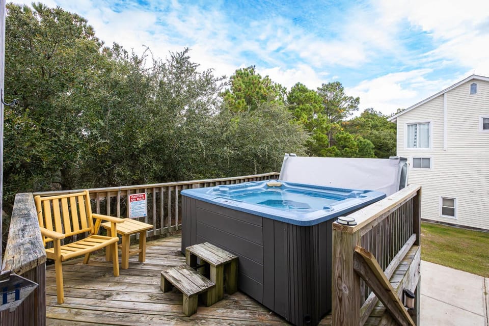 New Listing Private Pool Hot Tub & Walk to Beach House in Corolla