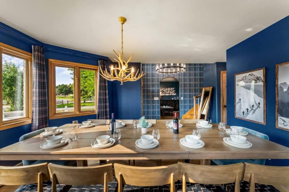 Huge Lodge w Pickleball & More 15 mins to Golden House in Arvada