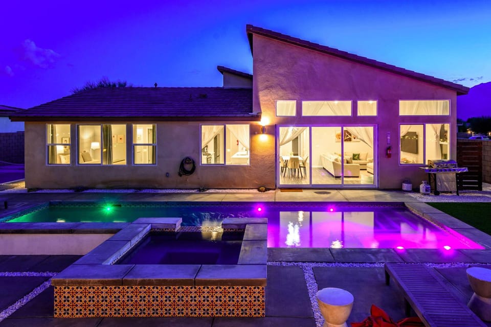 Marbella Lane - Desert Dream PoolSpa & Games House in Desert Hot Springs