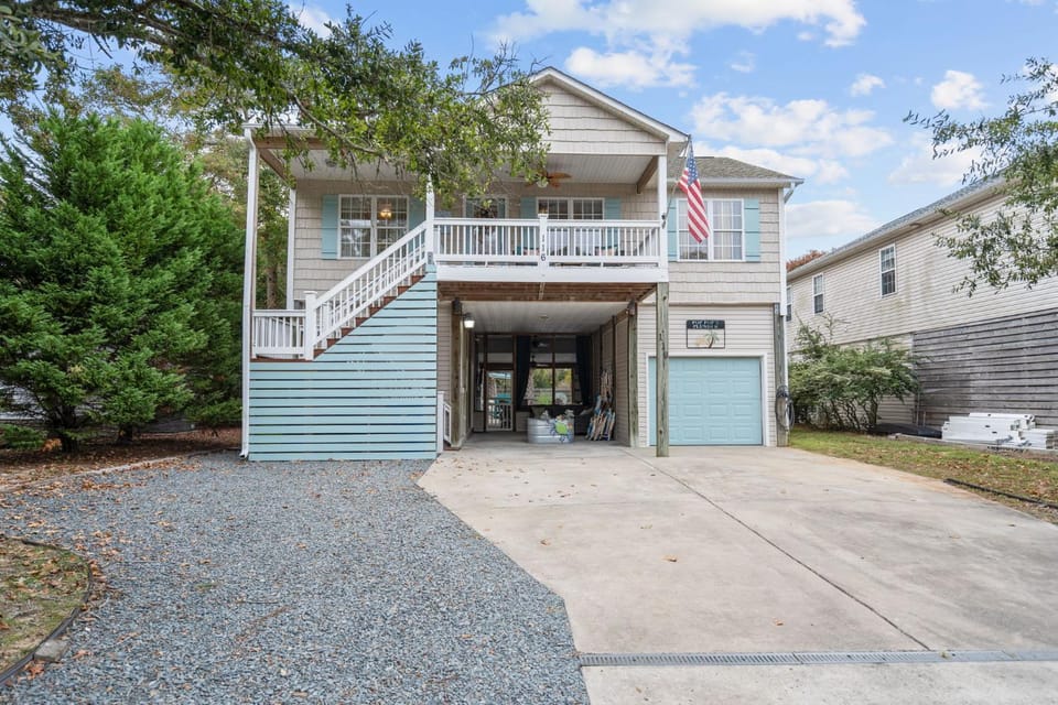Amazing OKI Home with Guest Apt Pool Grill Area House in Oak Island