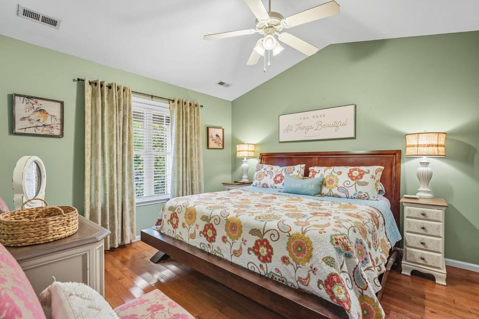 Amazing OKI Home with Guest Apt Pool Grill Area House in Oak Island