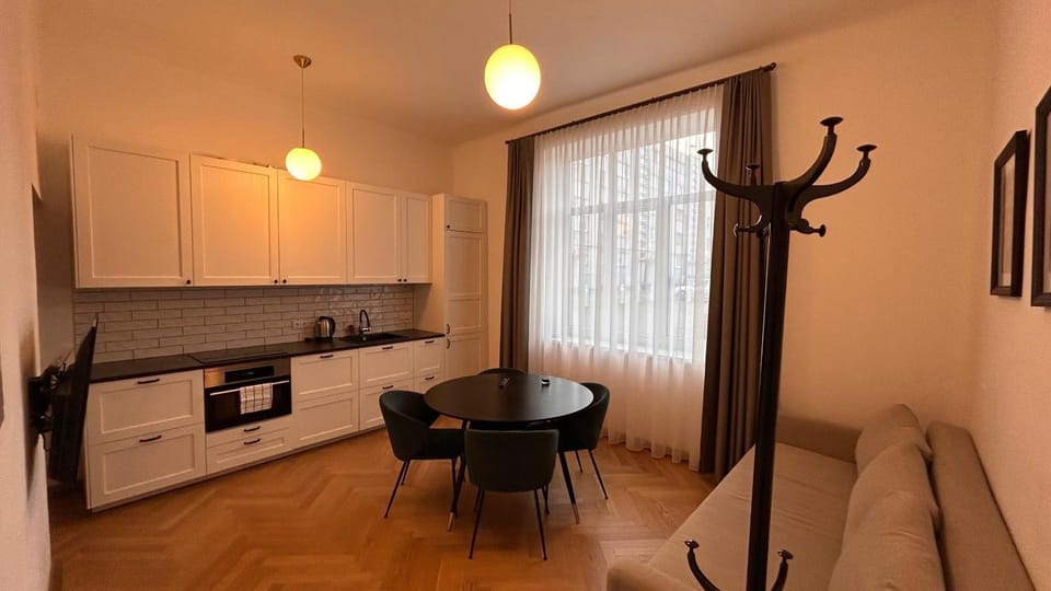 Kitchen or kitchenette, Living room