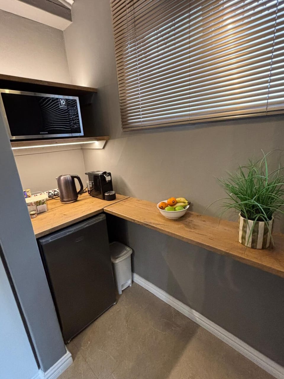 Coffee/tea facilities, Kitchen or kitchenette, microwave