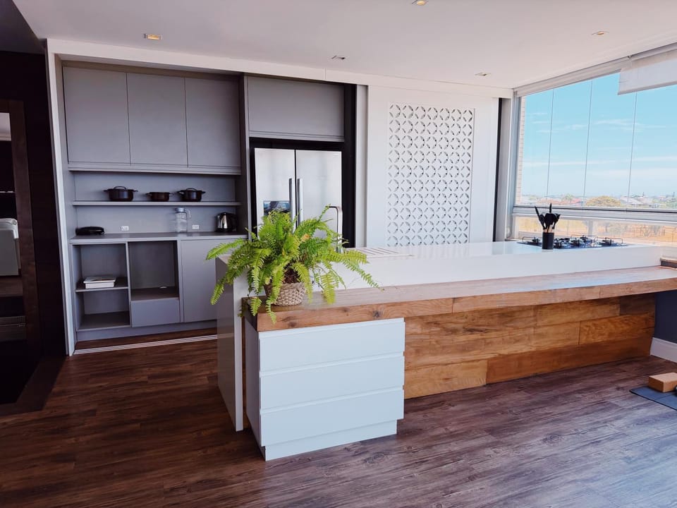 Kitchen or kitchenette, Dining area, pet friendly