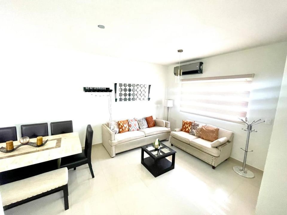 3 Bedroom House wit Pool Access House in La Paz