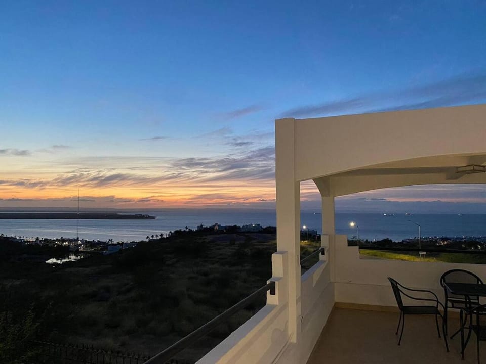 Stunning Views Grand Villa House in La Paz