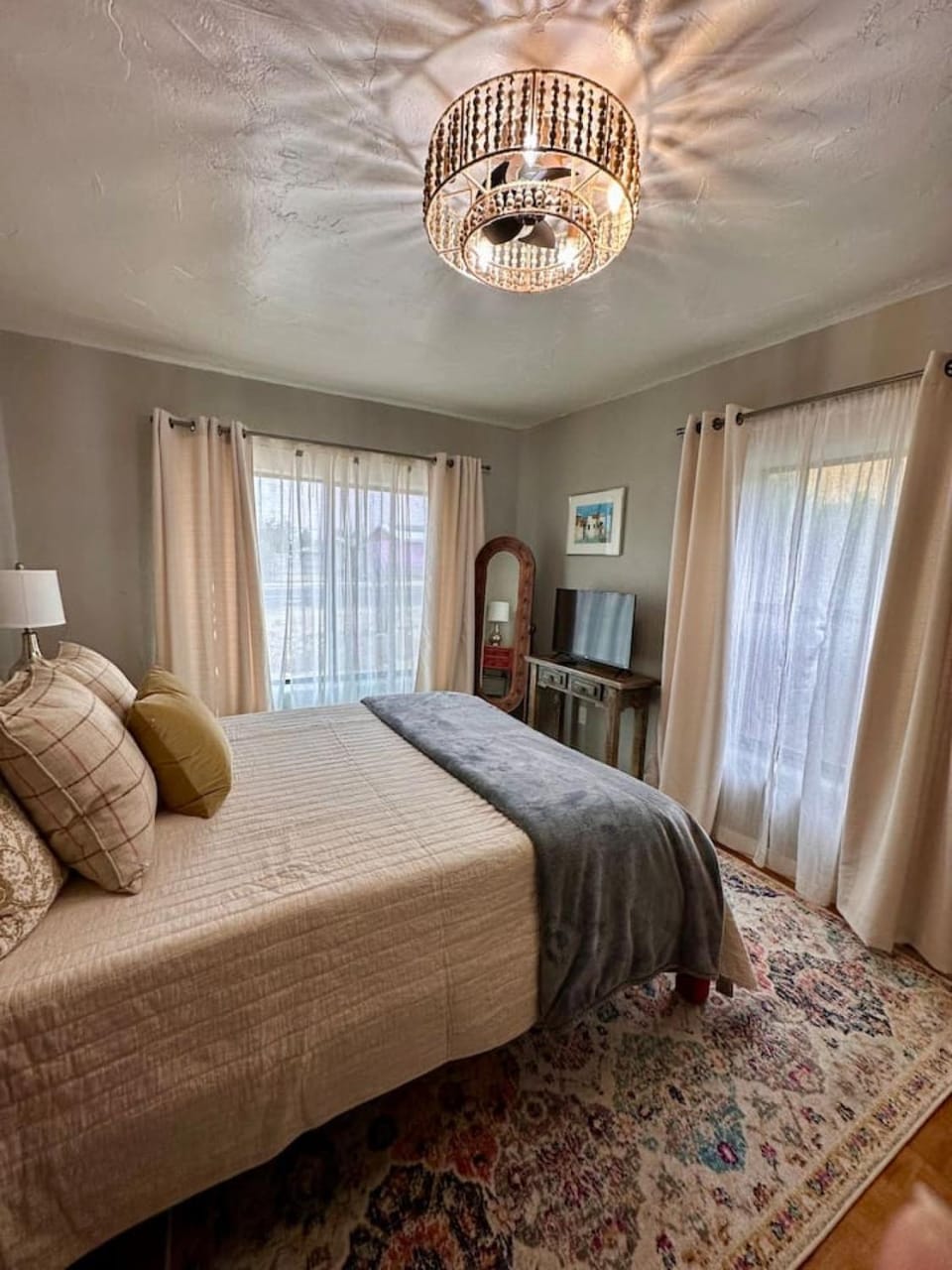 2 bedroom, large fenced yard, 3 mins from farmers market House in Las Cruces