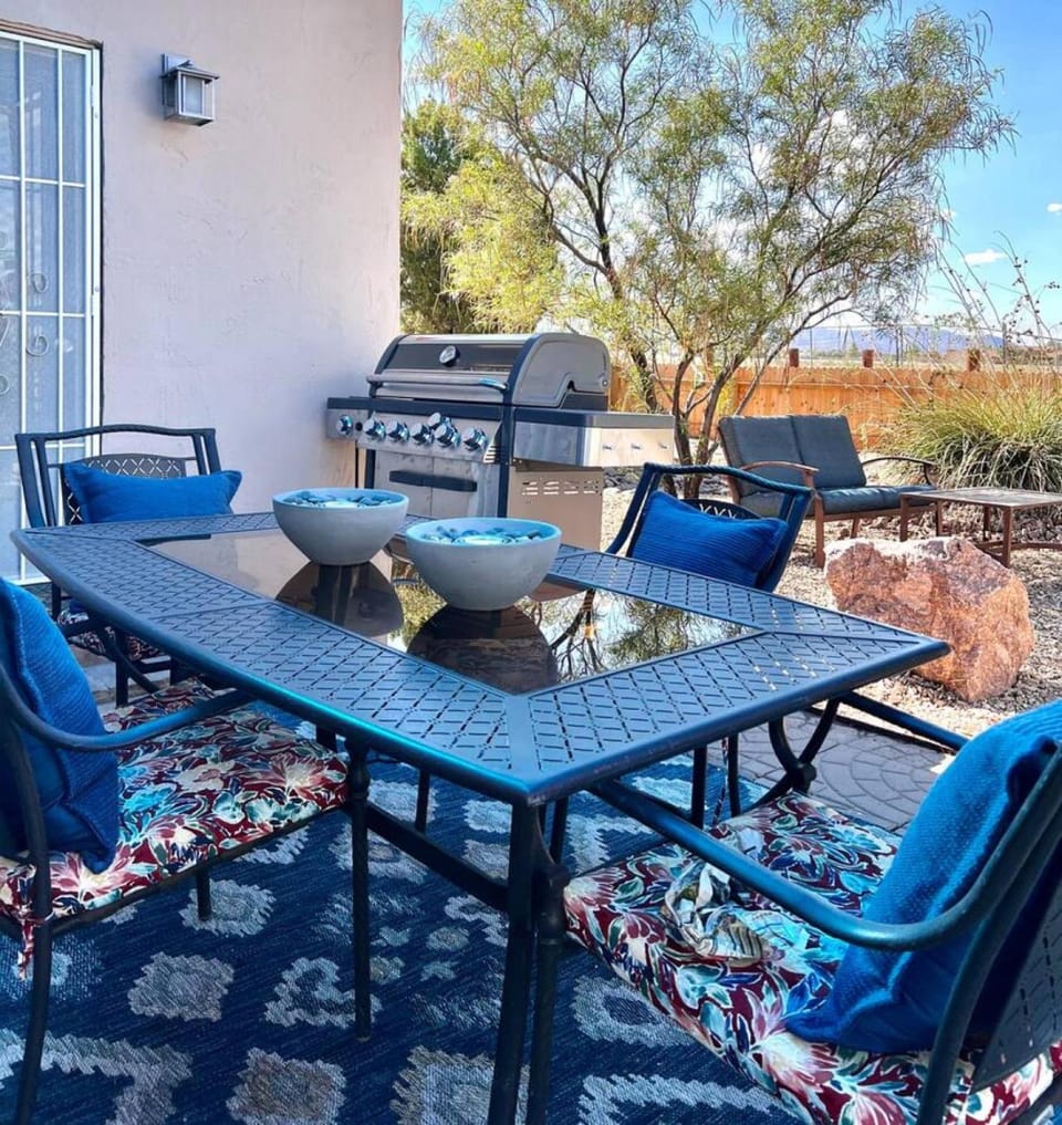 3 bd, Full kitchen, fenced yard, near Field of Dreams House in Las Cruces