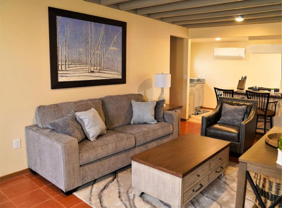 Modern New Mexico Loft in the heart of Las Cruces. Apartment in Las Cruces