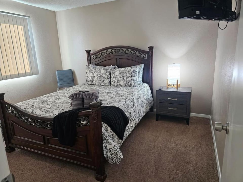 Pup friendly Beautiful 2 Bedroom Apartment in Anchorage