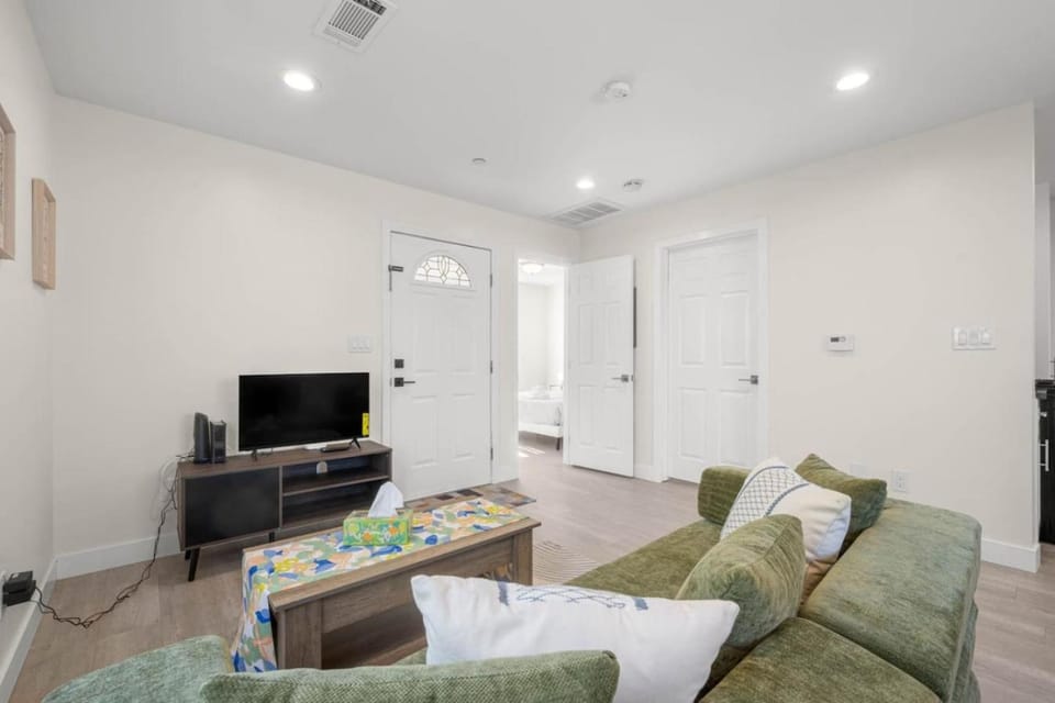 Niagara Haven Unit 103 Apartment in Burbank