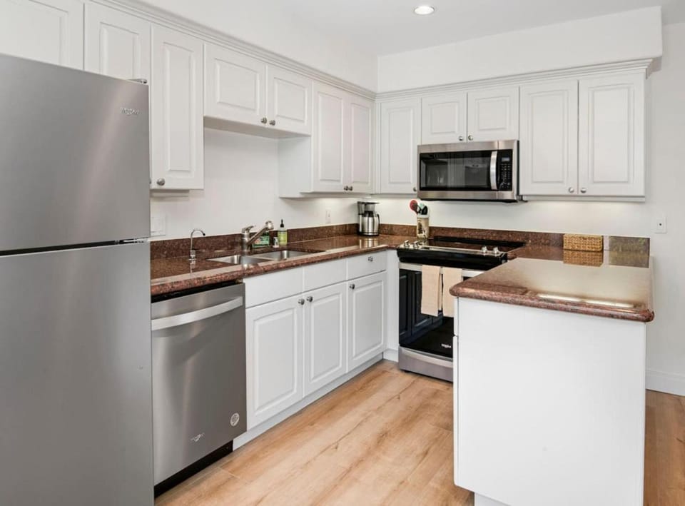 Vail Village 2BR Condo Walk to Gondola and Dining House in Vail