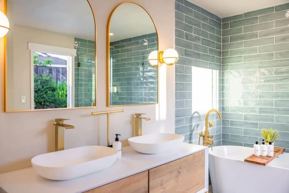 Marbella Lane - Vibrant & Chic Designer Home House in Fullerton