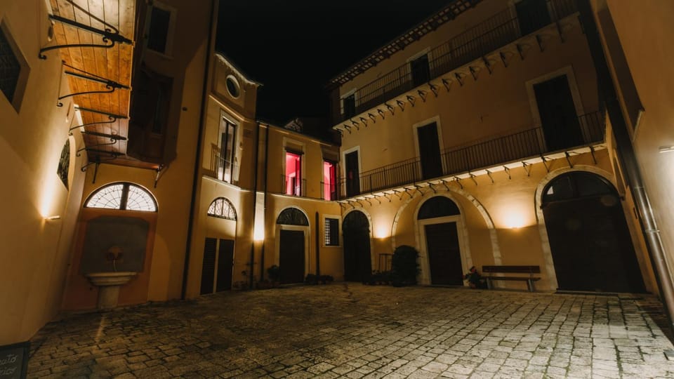 Suite Palazzo Ciolina House in L'Aquila