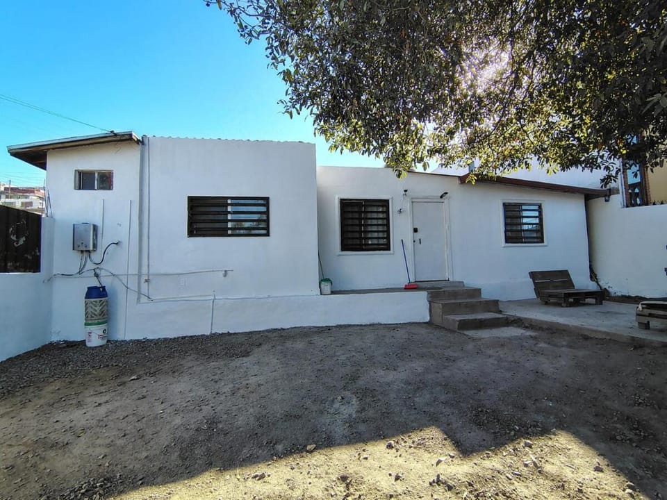 Casa Nostalgia Tree, Patio and Vintage Touch House in Ensenada