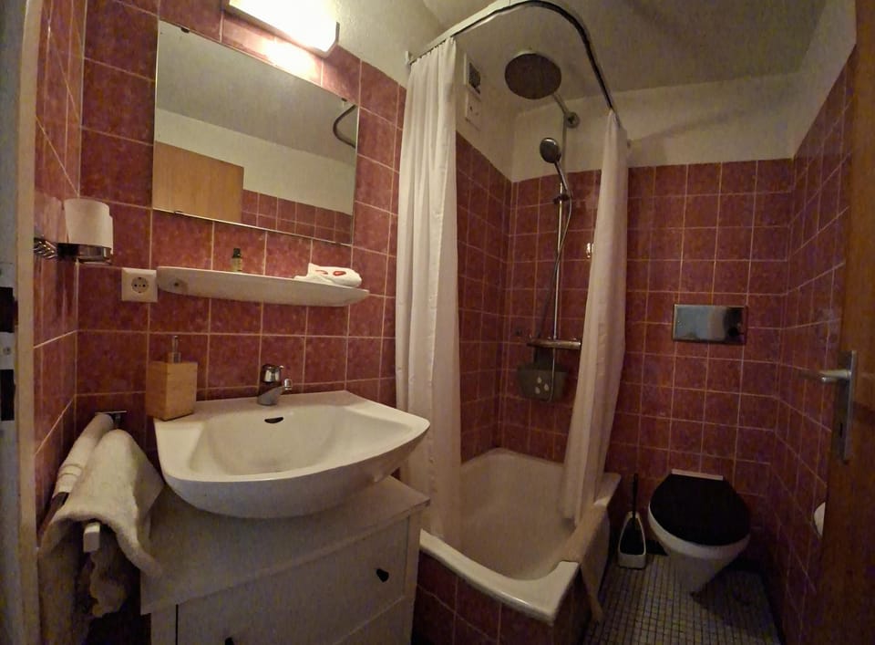 Gasthaus zum Kreuz Bed and Breakfast in Baden-Württemberg