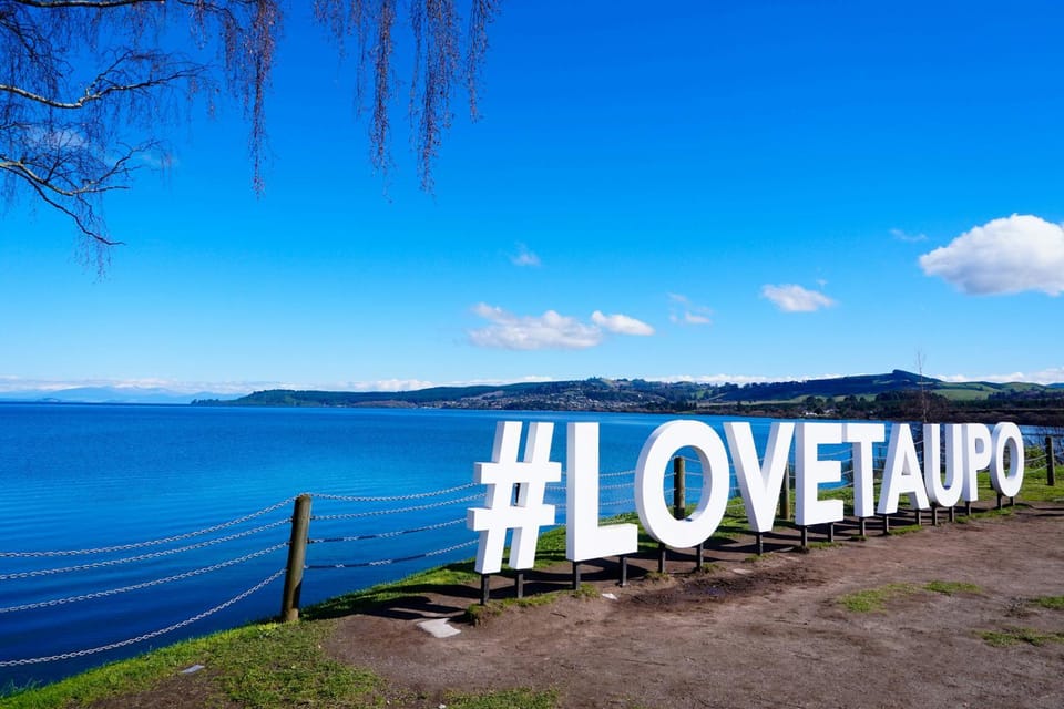 Iconic Taupō Views House in Taupo