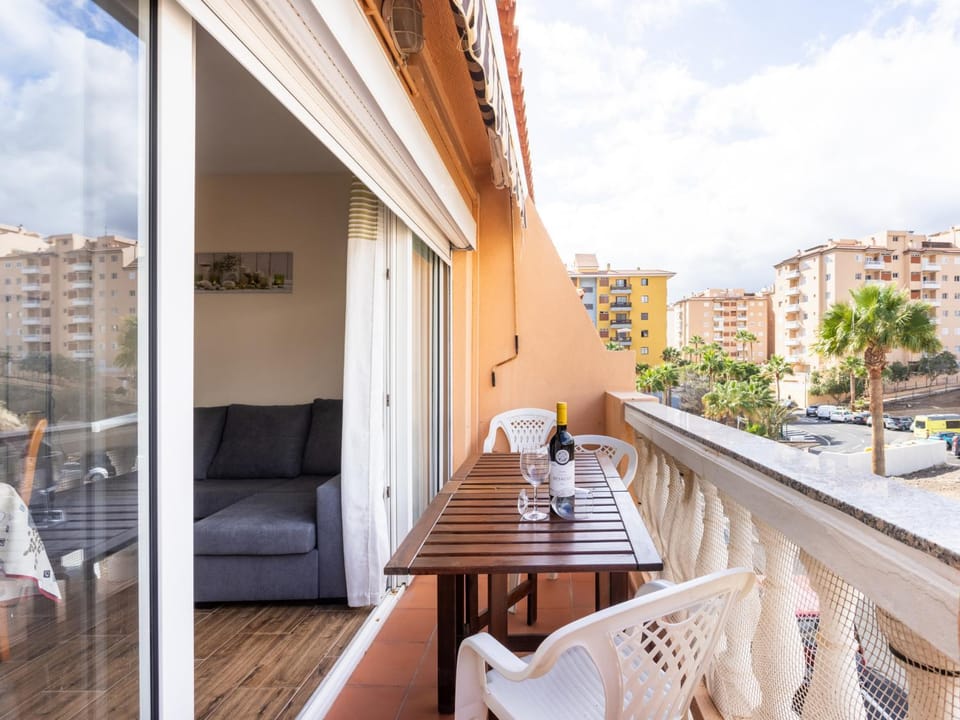 View (from property/room), Balcony/Terrace, Dining area