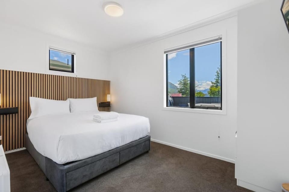 Bedroom, heating