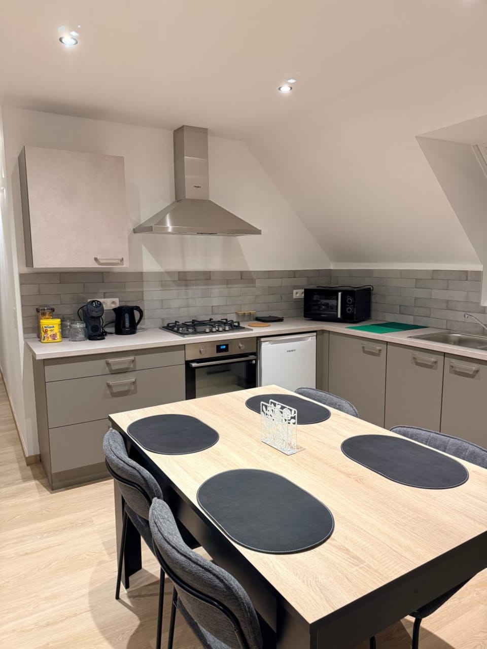 Kitchen or kitchenette, kitchen