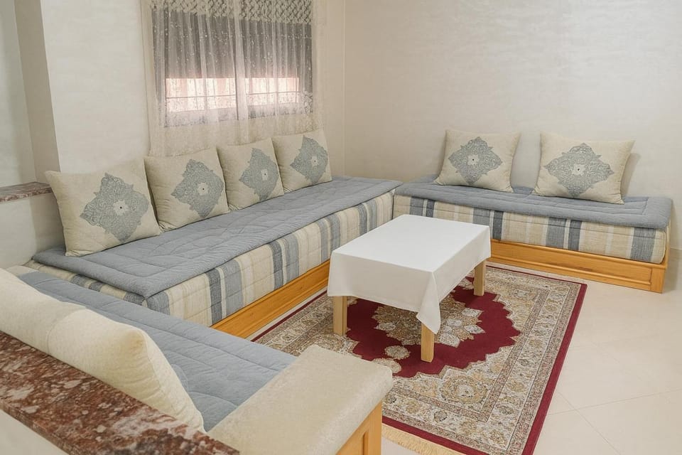 Communal lounge/ TV room, Living room, Seating area