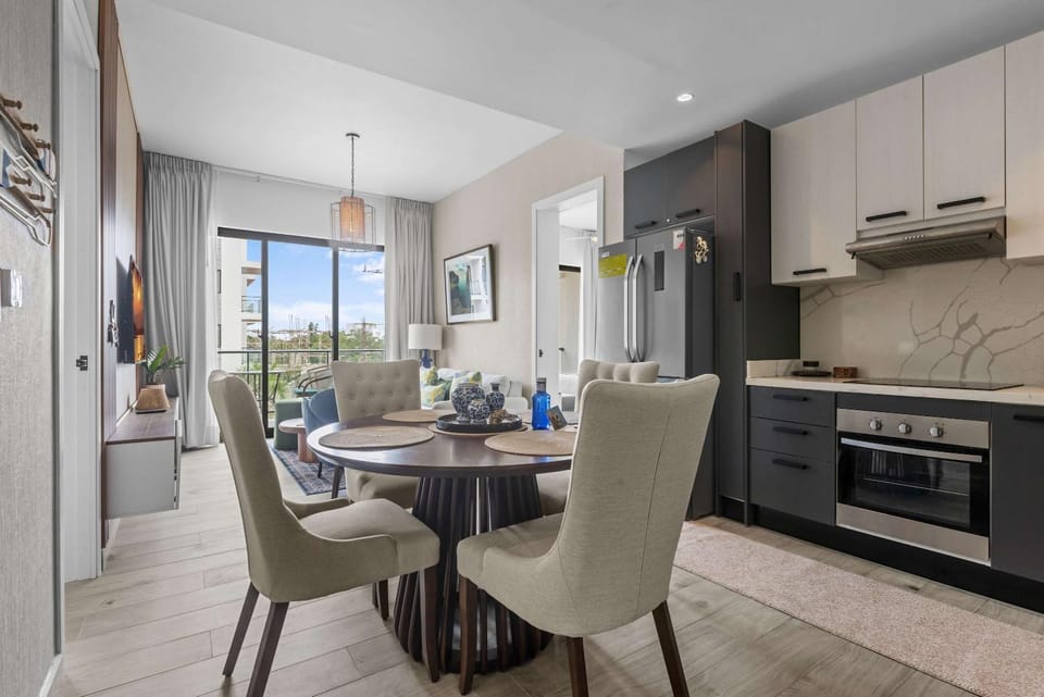 Kitchen or kitchenette, Seating area