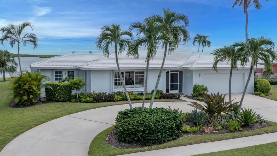 1272 Laurel Court - Laurel1272 House in Marco Island