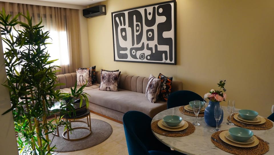 Living room, Seating area, Dining area