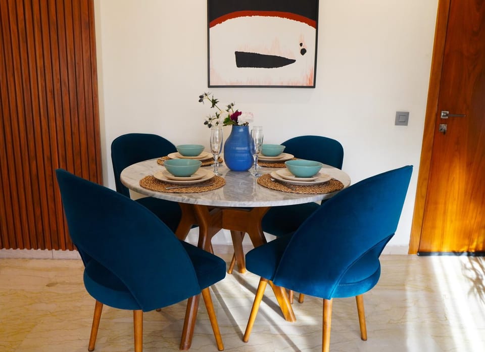 Seating area, Dining area