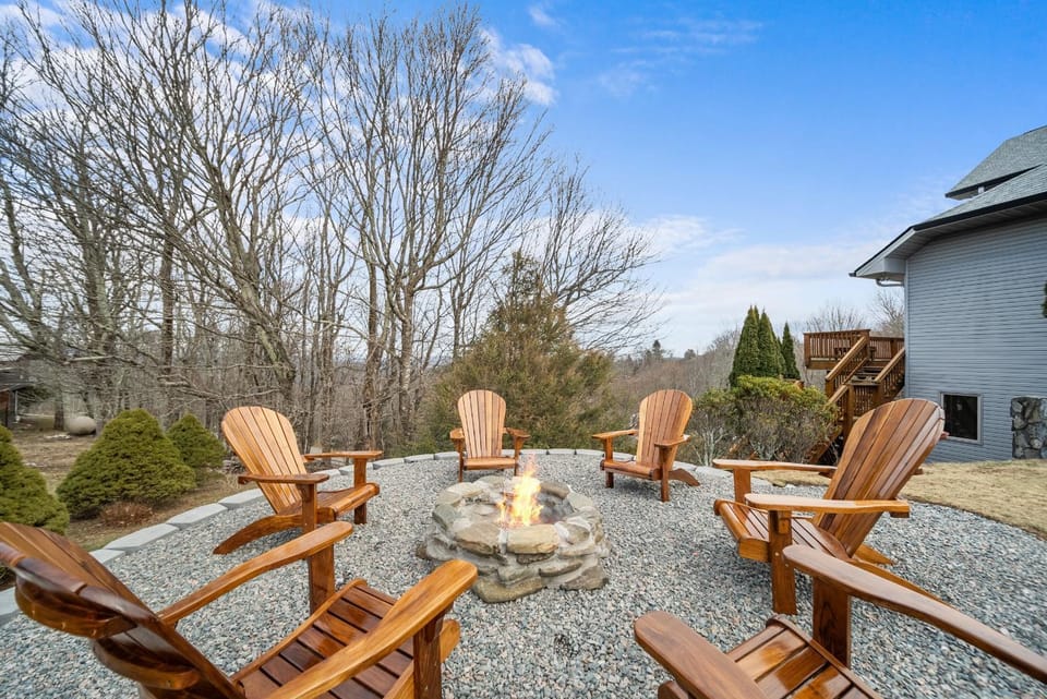 Blue Spruce Overlook House in Watauga
