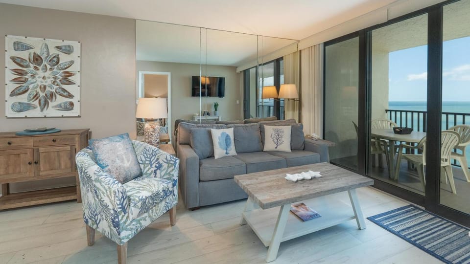 Sea Winds - SeaWin 1704 House in Marco Island