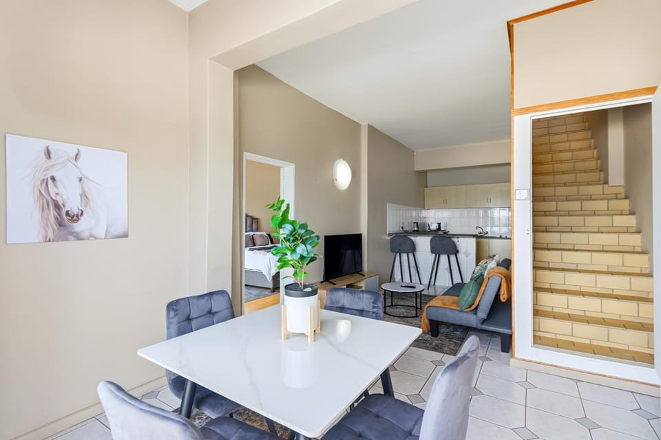 Olive Villa with Sea View Apartment in Cape Town