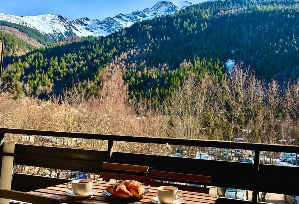 Natural landscape, Balcony/Terrace, Mountain view