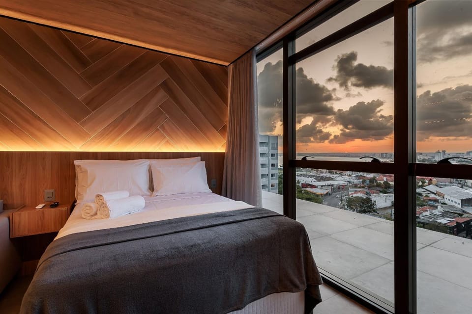 Bed, City view, Sea view
