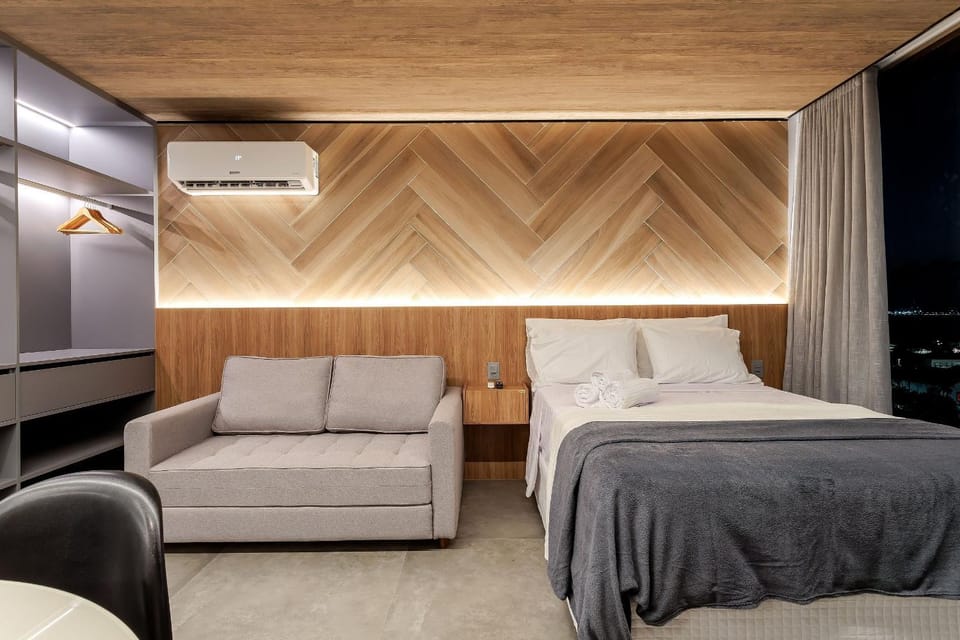Bed, Living room