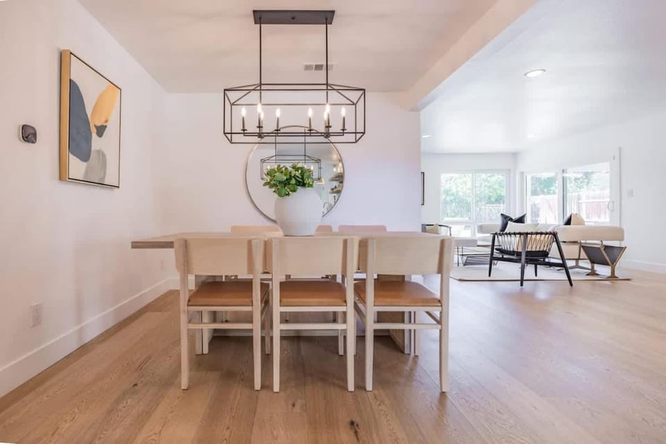 Cozy Modern Haven w Soothing Ambience & Pool House in Fullerton