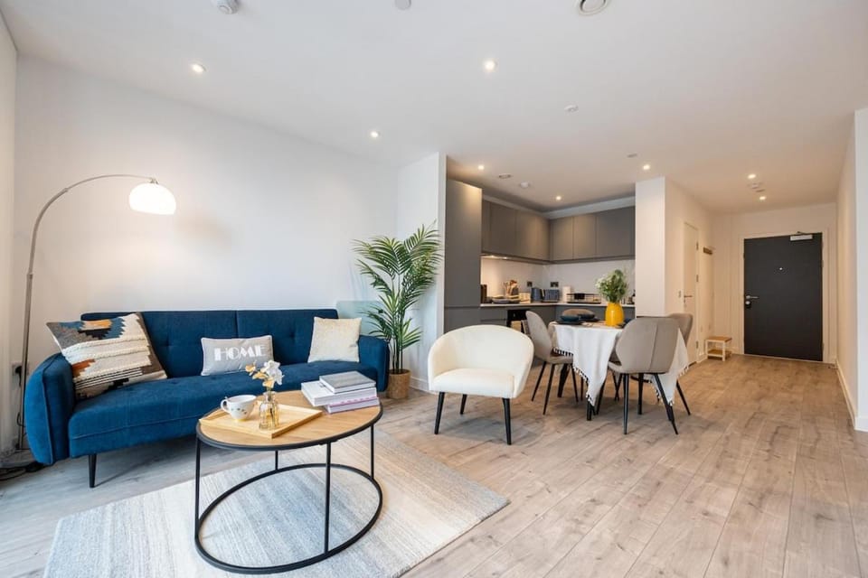 Villa Amalfi 2BR Urban Retreat Apartment in Manchester