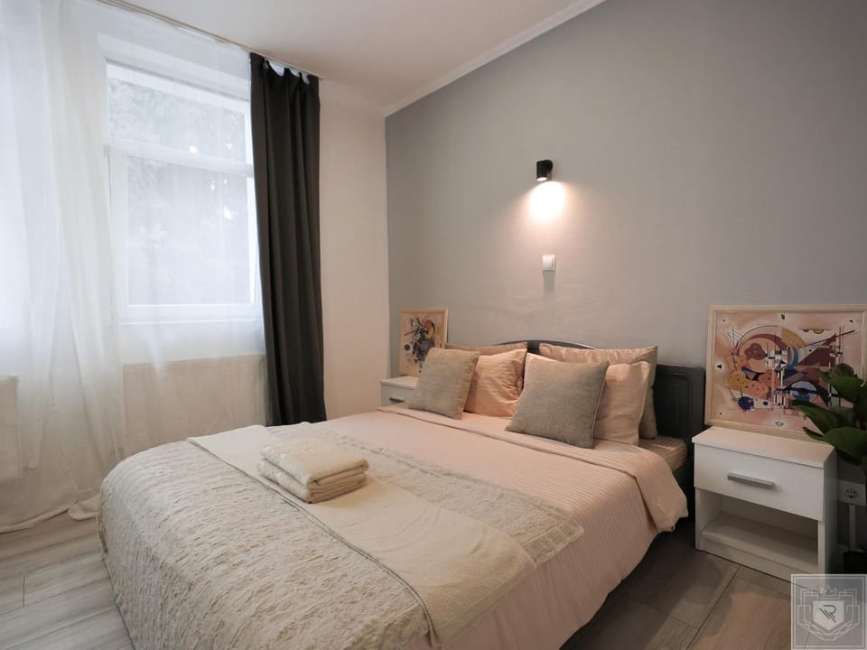 RentHouse ApartHotel Room #12 Apartment in Chișinău
