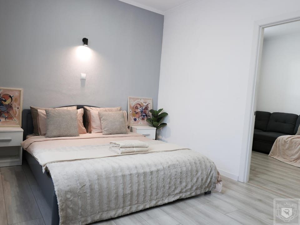RentHouse ApartHotel Room #12 Apartment in Chișinău