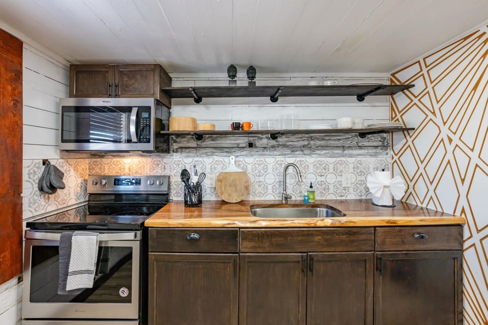 Modern Studio • Balcony • Pet Friendly Hotel in St Petersburg