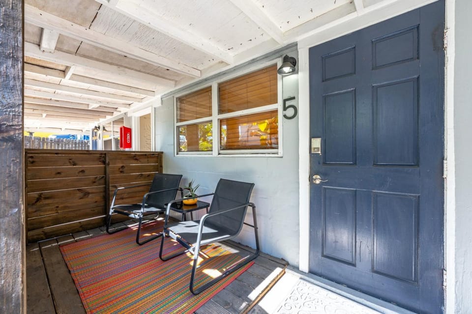 Cozy 1BR • Courtyard + Shared Deck Hotel in St Petersburg