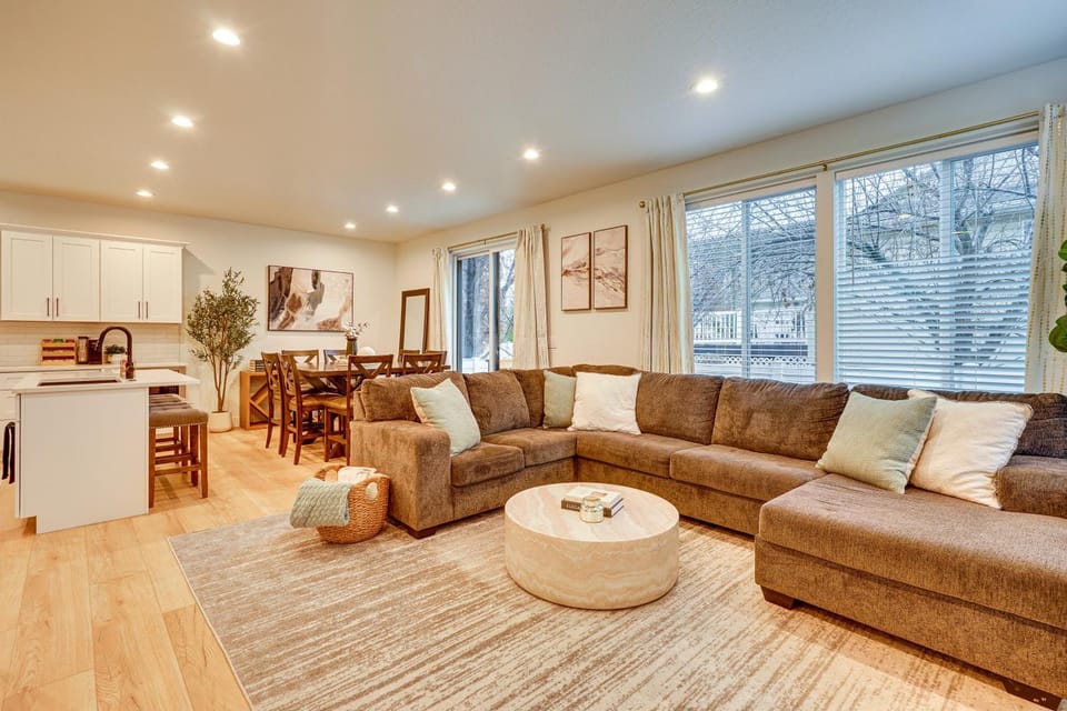 7 Mi to Big Cottonwood Canyon: Family Ski Base House in Midvale