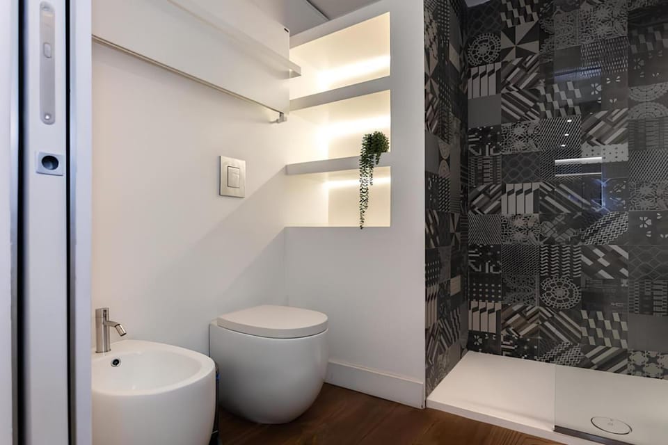 Shower, Toilet, Bathroom